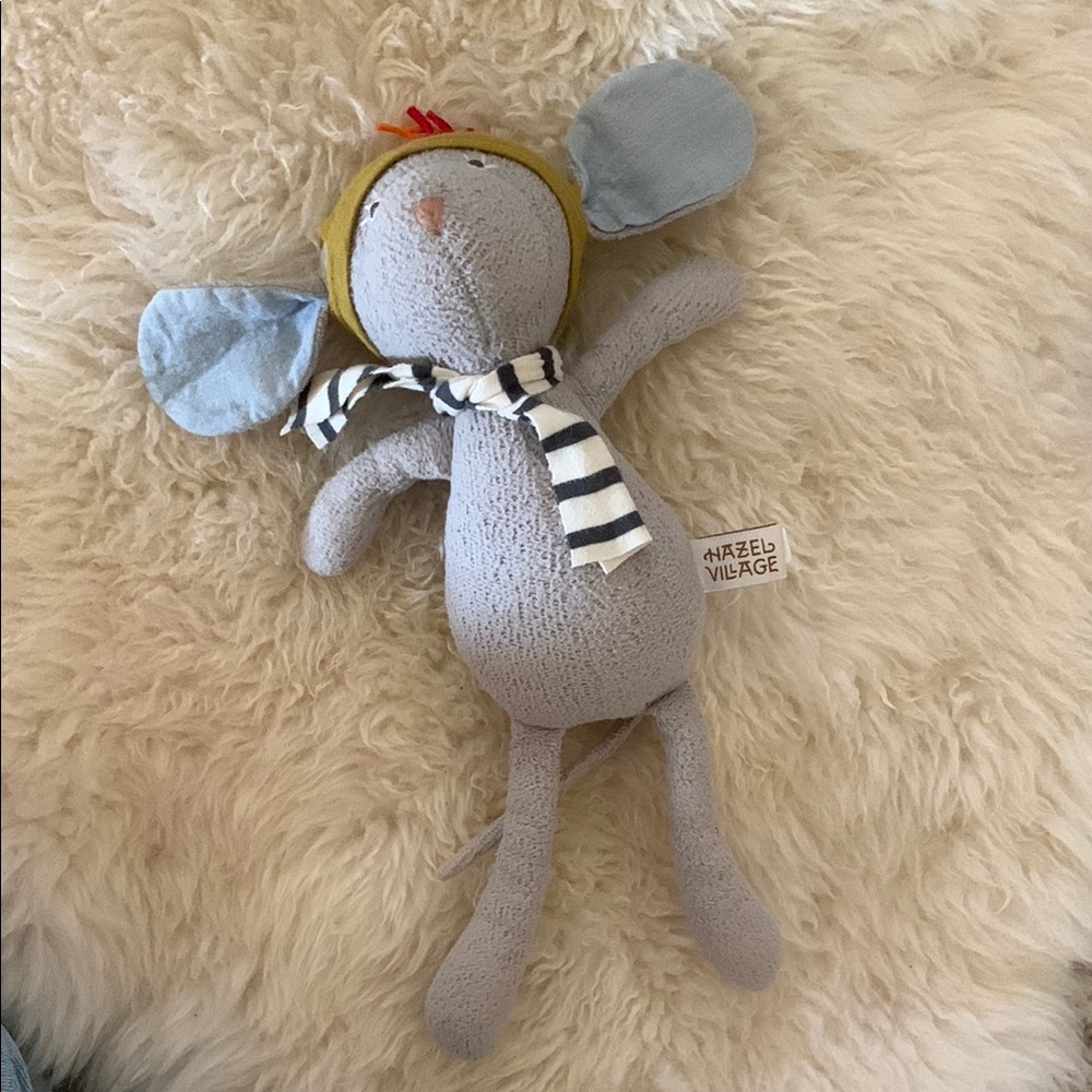 Oliver Gray Mouse with accessories